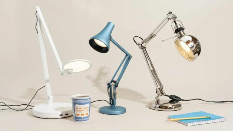 three desl lamps showing the best colour light for desk lamp